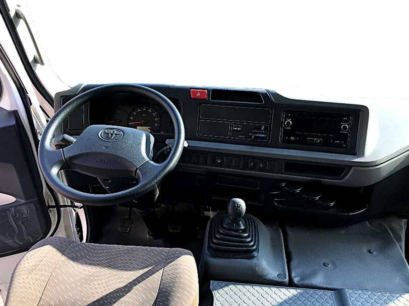 تويوتا كوستر 2025 - الصورة 3