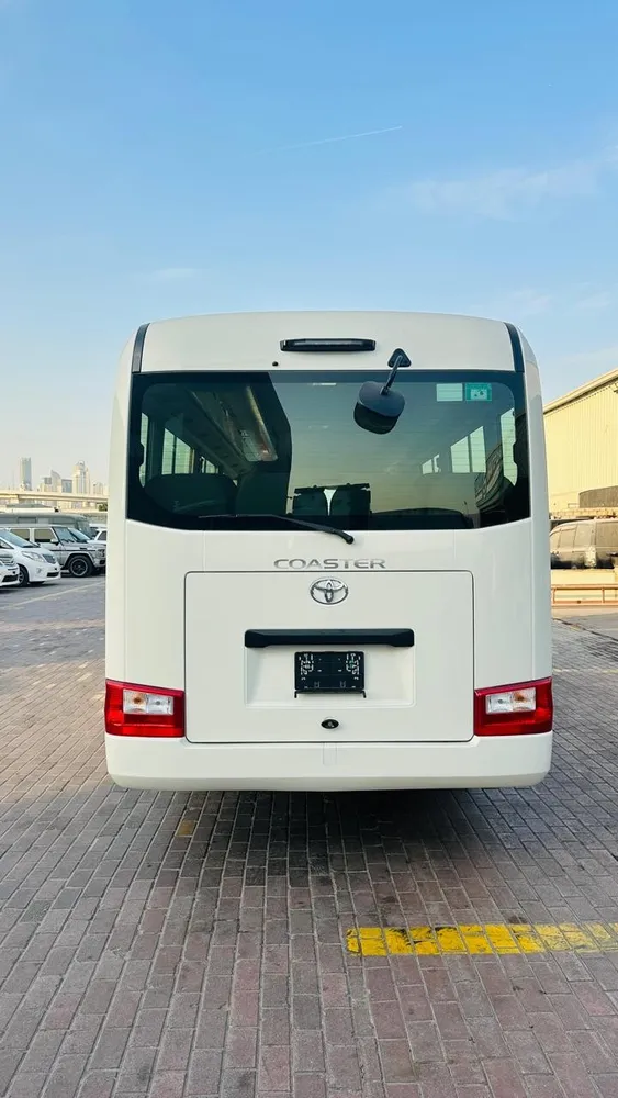 تويوتا كوستر 2025 - الصورة 2